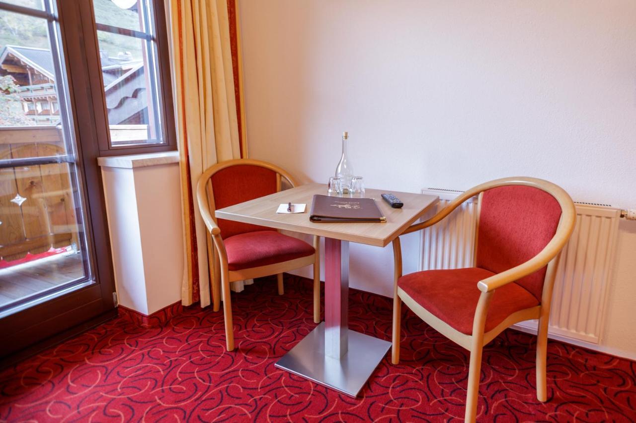 Feriendorf Ponyhof Fusch an der Grossglocknerstrasse Екстер'єр фото